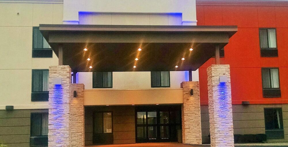 فندق هوليداي إن إكسبريس آند سويتس مطار ألباني - طريق وولف المظهر الخارجي الصورة